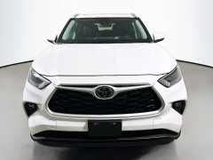 Used 2023  Toyota Highlander XLE AWD at Graham Auto Mall near Mansfield, OH