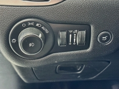 Used 2020  Jeep Cherokee 4d SUV 4WD Latitude Plus 2&period;4L at Dutro Auto near Zanesville&comma; OH
