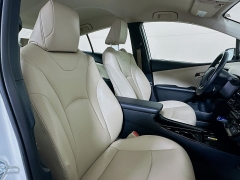 Used 2019  Toyota Prius XLE AWD at Dutro Auto near Zanesville&comma; OH