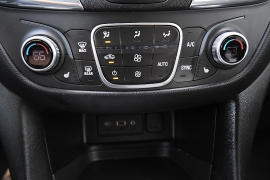 Used 2020  Chevrolet Equinox 4d SUV AWD LT w&sol;1LT at Dutro Auto near Zanesville&comma; OH