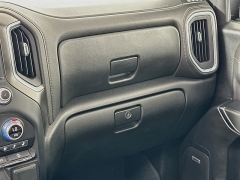 Used 2020  GMC Sierra 1500 4WD Crew Cab AT4 at Dutro Auto near Zanesville&comma; OH