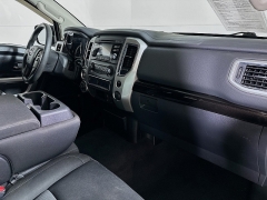 Used 2017  Nissan Titan 4WD Crew Cab SV at Dutro Auto near Zanesville&comma; OH