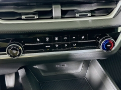 New 2026  Chevrolet Equinox FWD 4dr LT w&sol;1LT at Graham Auto Mall near Mansfield&comma; OH