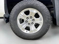 Used 2018  Chevrolet Silverado 1500 4WD Crew Cab LT Z71 at Dutro Auto near Zanesville&comma; OH