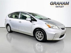 Used 2012  Toyota Prius v 5d Wagon Three at Dutro Auto near Zanesville&comma; OH
