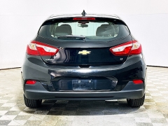 Used 2017  Chevrolet Cruze 4d Hatchback LT Auto at Dutro Auto near Zanesville&comma; OH