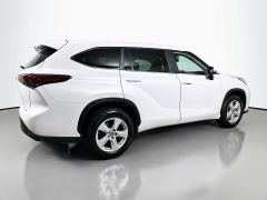 Used 2023  Toyota Highlander LE FWD at Graham Auto Mall near Mansfield&comma; OH