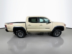 Used 2020  Toyota Tacoma 4WD Double Cab TRD Off-Road Auto at Dutro Auto near Zanesville&comma; OH