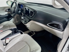 Used 2019  Chrysler Pacifica 4d Wagon Touring L Plus at Graham Auto Mall near Mansfield&comma; OH