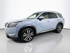 Used 2025  Nissan Pathfinder Platinum 4WD at Graham Auto Mall near Mansfield&comma; OH