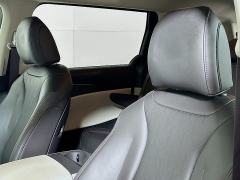 Used 2024  Kia Carnival LX FWD at Dutro Auto near Zanesville, OH