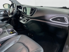Used 2021  Chrysler Pacifica Touring L AWD at Dutro Auto near Zanesville&comma; OH