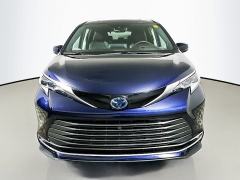 Used 2022  Toyota Sienna Platinum AWD 7-Passenger at Dutro Auto near Zanesville&comma; OH