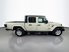 Used 2020  Jeep Gladiator Crew Cab Sport S at Dutro Auto near Zanesville&comma; OH