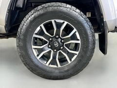 Used 2020  Toyota Tacoma 4WD Double Cab TRD Sport Auto at Dutro Auto near Zanesville&comma; OH