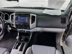 Used 2013  Toyota Tacoma 4WD Access Cab V6 Auto at Dutro Auto near Zanesville&comma; OH