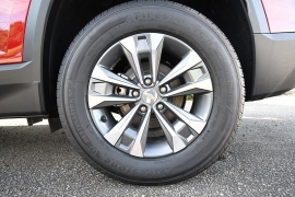 New 2027  Chevrolet Equinox FWD 4dr LT w&sol;1LT at Graham Auto Mall near Mansfield&comma; OH