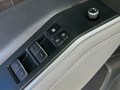 Used 2022  Toyota Highlander Hybrid Platinum AWD at Dutro Auto near Zanesville&comma; OH