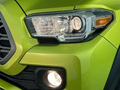 Used 2023  Toyota Tacoma 4WD TRD Off Road Double Cab 5ft Bed V6 AT at Graham Auto Mall near Mansfield&comma; OH