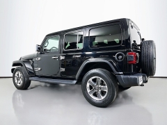 Used 2018  Jeep Wrangler Unlimited 4d SUV 4WD Sahara at Dutro Auto near Zanesville, OH