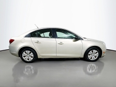 Used 2012  Chevrolet Cruze 4d Sedan LS at Dutro Auto near Zanesville&comma; OH