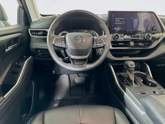 Used 2023  Toyota Highlander Hybrid XLE AWD at Dutro Auto near Zanesville&comma; OH