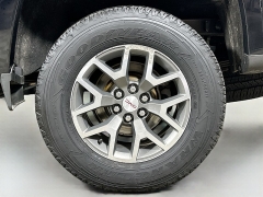 Used 2015  GMC Canyon 4WD Crew Cab SLE at Dutro Auto near Zanesville&comma; OH