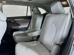 Used 2022  Toyota Highlander Hybrid Platinum AWD at Dutro Auto near Zanesville&comma; OH