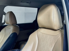 Used 2023  Kia Carnival LX Seat Package FWD at Dutro Auto near Zanesville&comma; OH