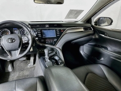 Used 2018  Toyota Camry 4d Sedan SE at Dutro Auto near Zanesville&comma; OH