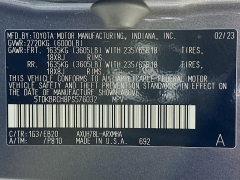Used 2023  Toyota Highlander Hybrid XLE AWD at Dutro Auto near Zanesville&comma; OH