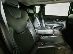 Used 2020  Jeep Cherokee 4d SUV 4WD Latitude Plus 2&period;4L at Dutro Auto near Zanesville&comma; OH