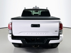 Used 2022  Toyota Tacoma 4WD TRD Off Road Double Cab 5ft Bed V6 AT at Dutro Auto near Zanesville&comma; OH