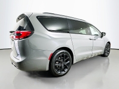 Used 2021  Chrysler Pacifica Touring L AWD at Dutro Auto near Zanesville&comma; OH
