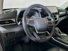 Used 2023  Toyota Highlander Hybrid XLE AWD at Dutro Auto near Zanesville&comma; OH