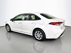 Used 2020  Toyota Corolla 4d Sedan LE at Dutro Auto near Zanesville&comma; OH