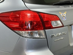 Used 2013  Subaru Outback 4d SUV i Premium CVT at Graham Auto Mall near Mansfield&comma; OH