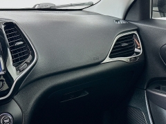 Used 2019  Jeep Cherokee 4d SUV FWD Limited 3.2L at Graham Auto Mall near Mansfield, OH