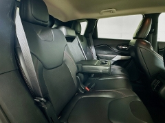 Used 2017  Jeep Cherokee 4d SUV 4WD Trailhawk I4 at Dutro Auto near Zanesville&comma; OH