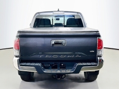 Used 2021  Toyota Tacoma 4WD TRD Off Road Double Cab 5ft Bed V6 AT at Dutro Auto near Zanesville&comma; OH