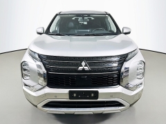 Used 2023  Mitsubishi Outlander SE FWD at Graham Auto Mall near Mansfield, OH