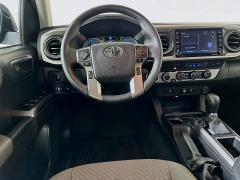 Used 2023  Toyota Tacoma 4WD SR5 Double Cab 5ft Bed V6 AT at Dutro Auto near Zanesville&comma; OH