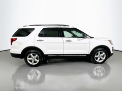 Used 2017  Ford Explorer 4d SUV 4WD XLT at Dutro Auto near Zanesville&comma; OH
