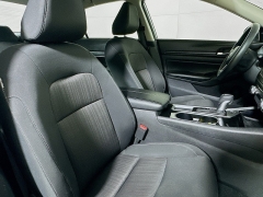 Used 2024  Nissan Altima 2&period;5 SV Sedan at Dutro Auto near Zanesville&comma; OH