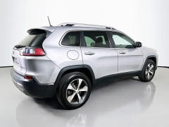 Used 2019  Jeep Cherokee 4d SUV 4WD Limited 3&period;2L at Dutro Auto near Zanesville&comma; OH