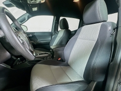 Used 2021  Toyota Tacoma 4WD TRD Off Road Double Cab 5ft Bed V6 AT at Dutro Auto near Zanesville&comma; OH