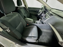 Used 2017  Nissan Altima 4d Sedan 2&period;5L SV at Dutro Auto near Zanesville&comma; OH