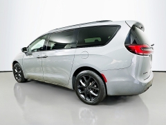 Used 2021  Chrysler Pacifica Touring L AWD at Dutro Auto near Zanesville&comma; OH