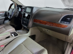 Used 2013  Chrysler Town & Country 4d Wagon Limited at Graham Auto Mall near Mansfield&comma; OH