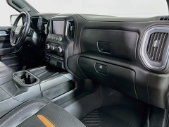 Used 2020  GMC Sierra 1500 4WD Crew Cab AT4 at Dutro Auto near Zanesville&comma; OH